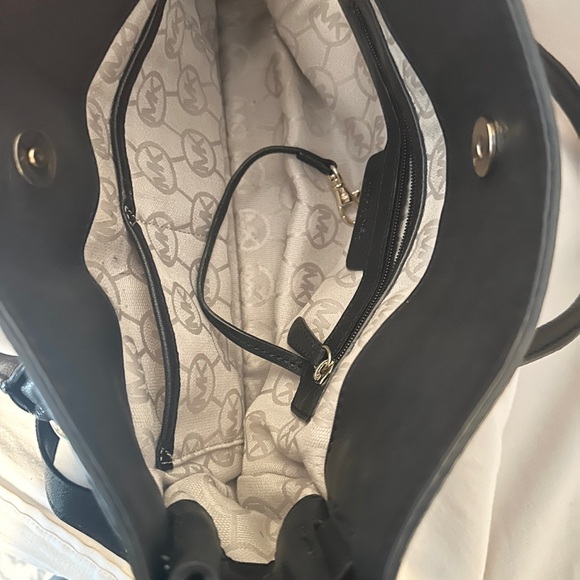 Michael Kors Medium Hamilton Satchel - Picture 8 of 10